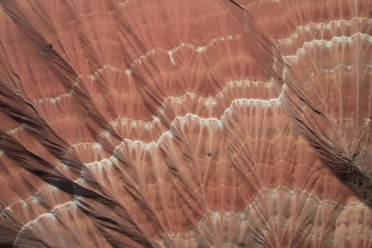 航拍凯发k8东乡“羊肉卷”地貌